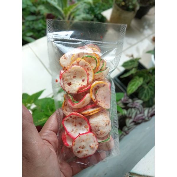 

kerupuk pedas asin/ kerupuk daun jeruk asin pedas
