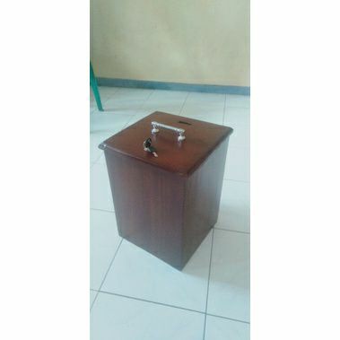 kotak amal,kotak celengan,kotak uang kayu jati finishing spet milamin ukuran jumbo 22x22x30