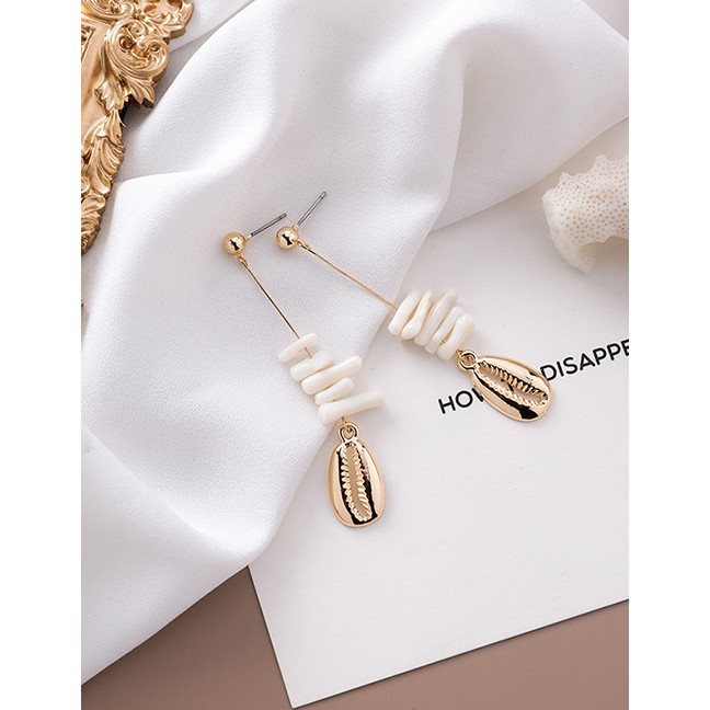 LRC Anting Tusuk Fashion Gold Metal Conch Earrings F48220