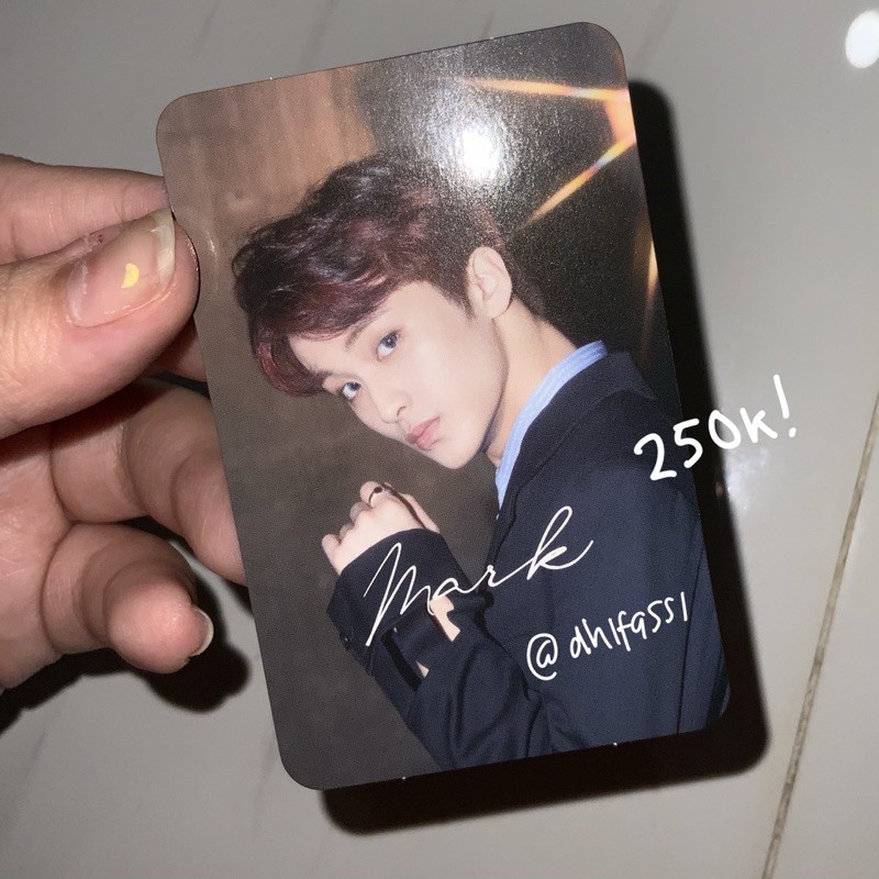 Mark Chain Official Photocard (BOOKED)