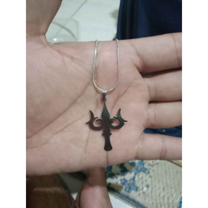 kalung liontin trisula