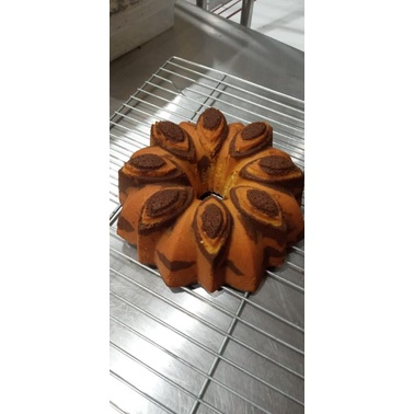 

MARBLE CAKE