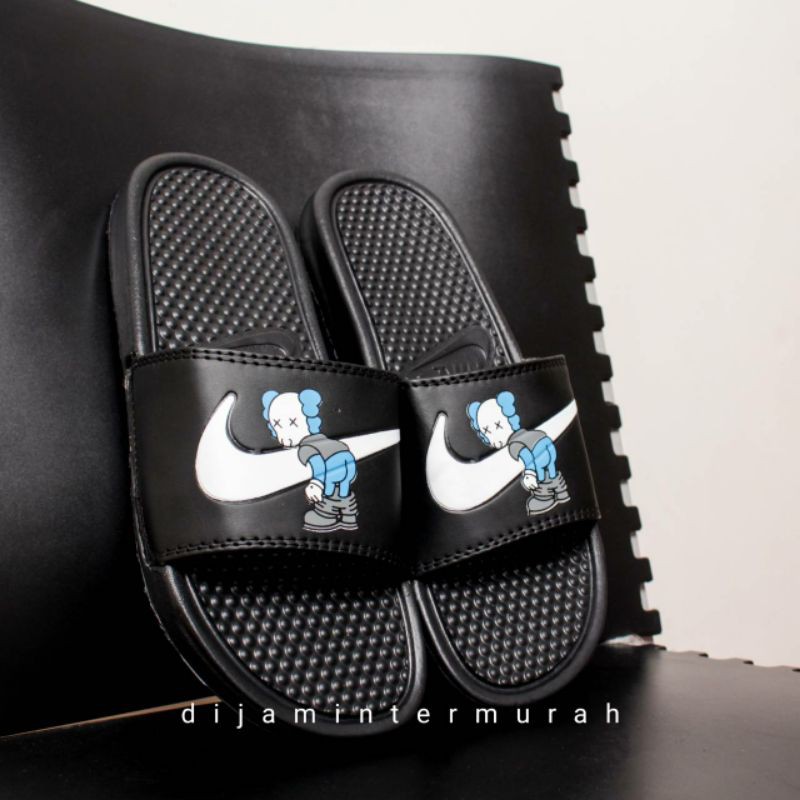 ukuran sandal nike benassi
