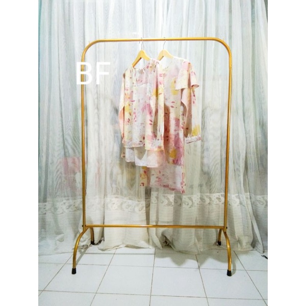 GAWANG BAJU GANTUNGAN HANGER