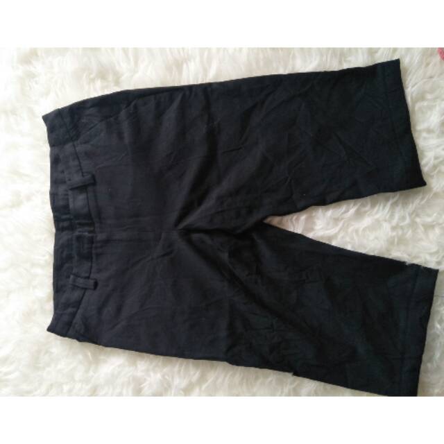 Celana pendek drill hitam preloved 01