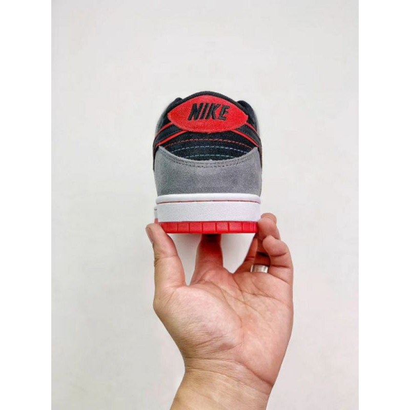 sepatu lari pria sb dunk Low Ishod Wair