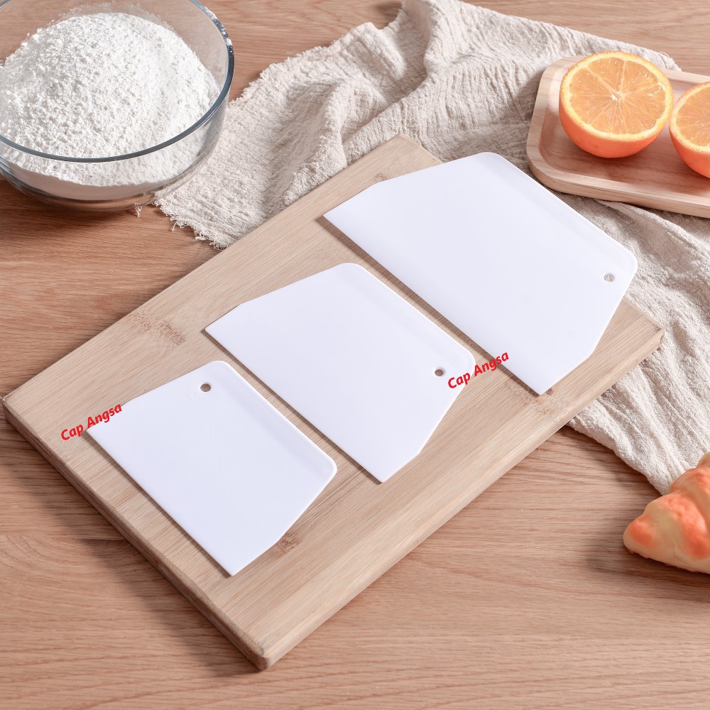 SCRAPPER SCRAPER PLASTIK PLASTIC TRAPEZIUM PEMOTONG PERATA SPATULA ADONAN BESAR KECIL KUE DOUGH VARIATY SHAPE AND SIZE S XS M