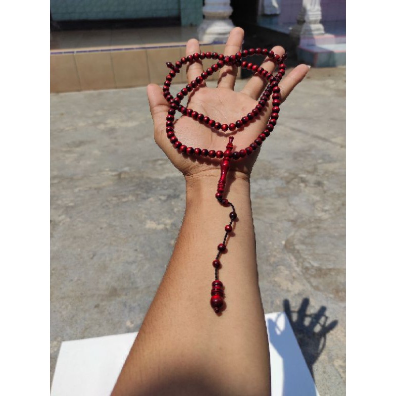 Tasbih muslim akar bahar merah