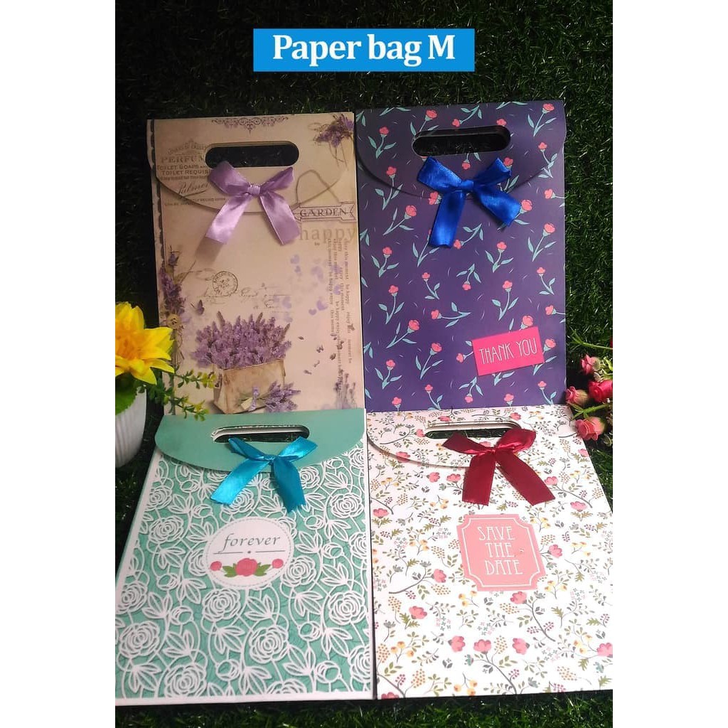 

Paper Bag Motif/Tas Kertas Kado /Tas Ulang Tahun - M Garden-