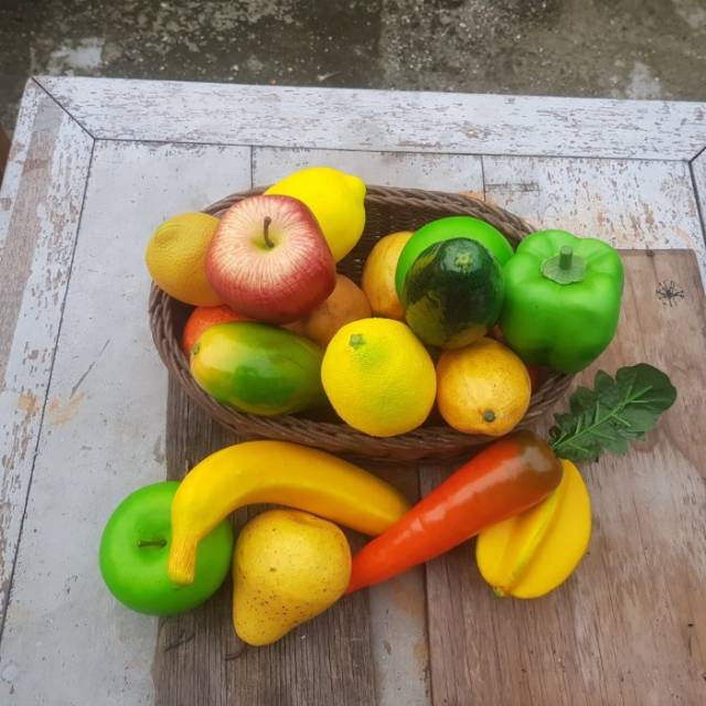 Aneka hiasan buah plastik