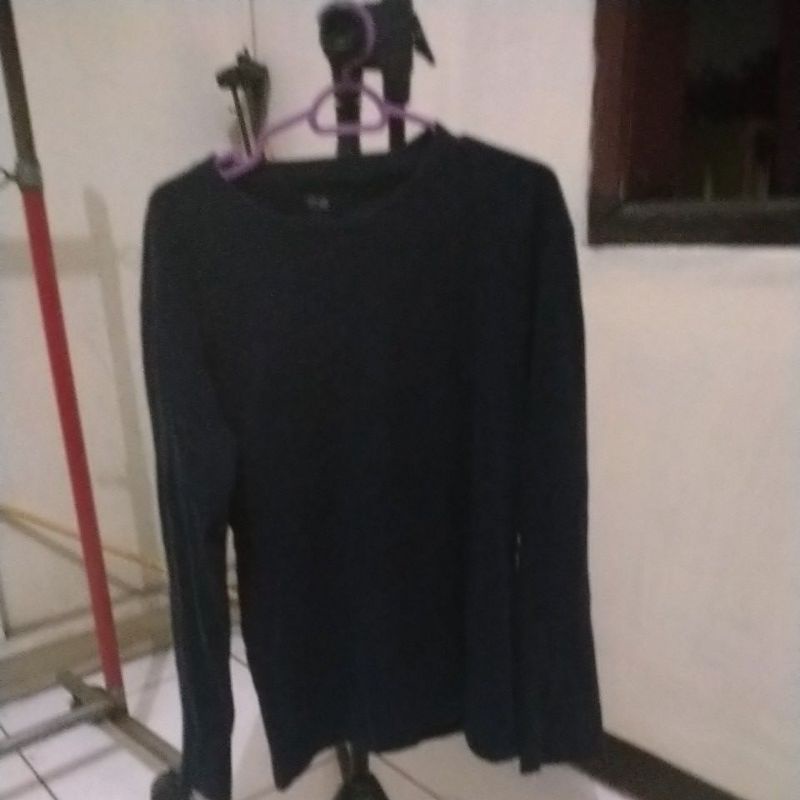 kaos lengan panjang Uniqlo