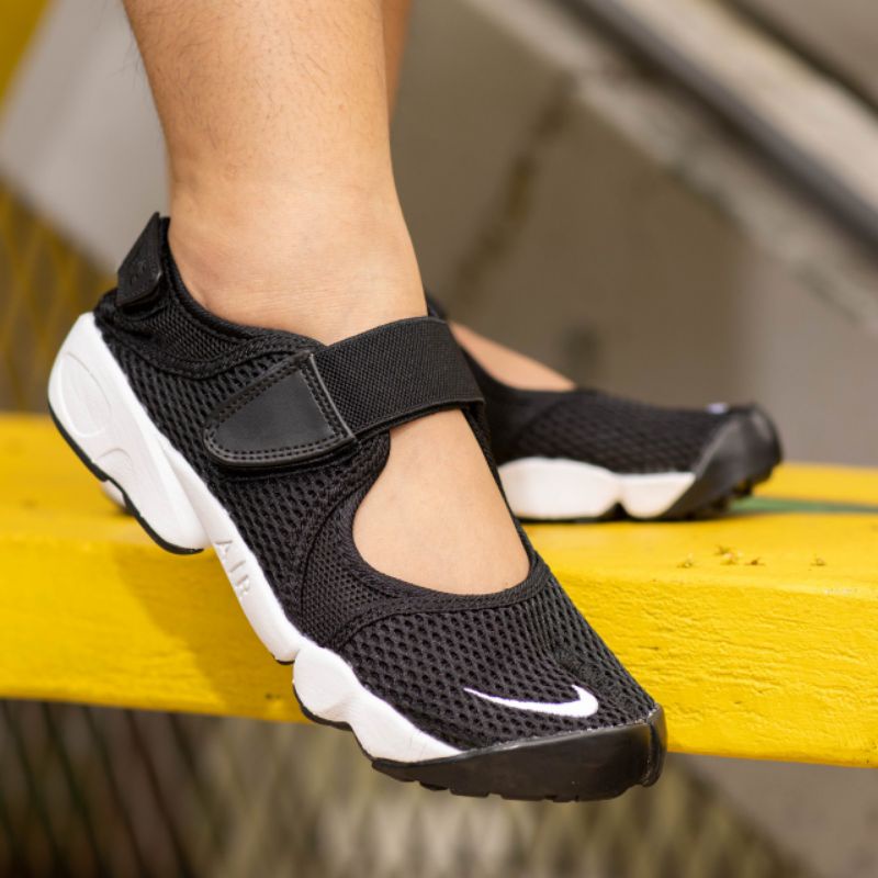 NIKE AIR RIFT BLACK SOLE WHITE | SEPATU WANITA ORIGINAL | SNEAKERS WANITA ORIGINAL