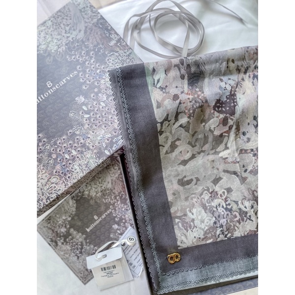 Preloved Buttonscarves Ederra in Shadow