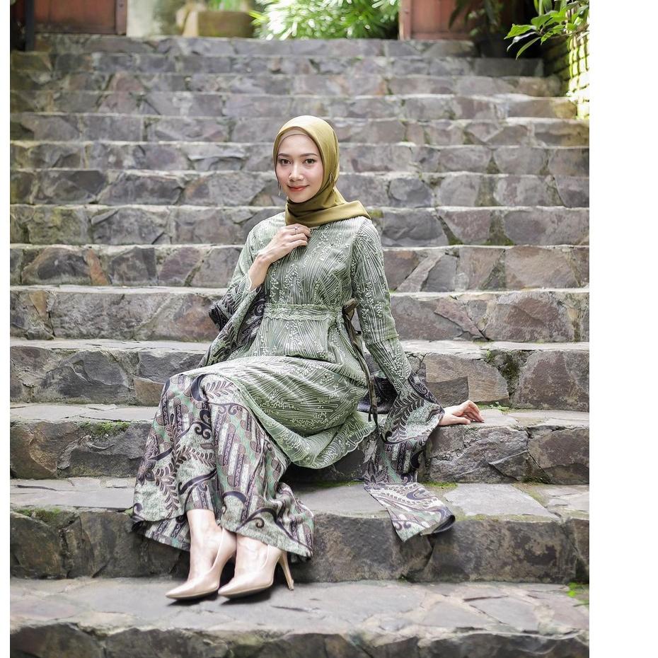 Top Produk.. Batik Couple Kebaya Modern  Kebaya Tunik  Tunangan  Wisuda  Kondangan  Lamaran Batik Mo