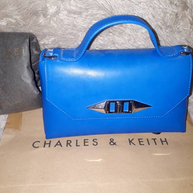 Tas branded Charles n keith original preloved