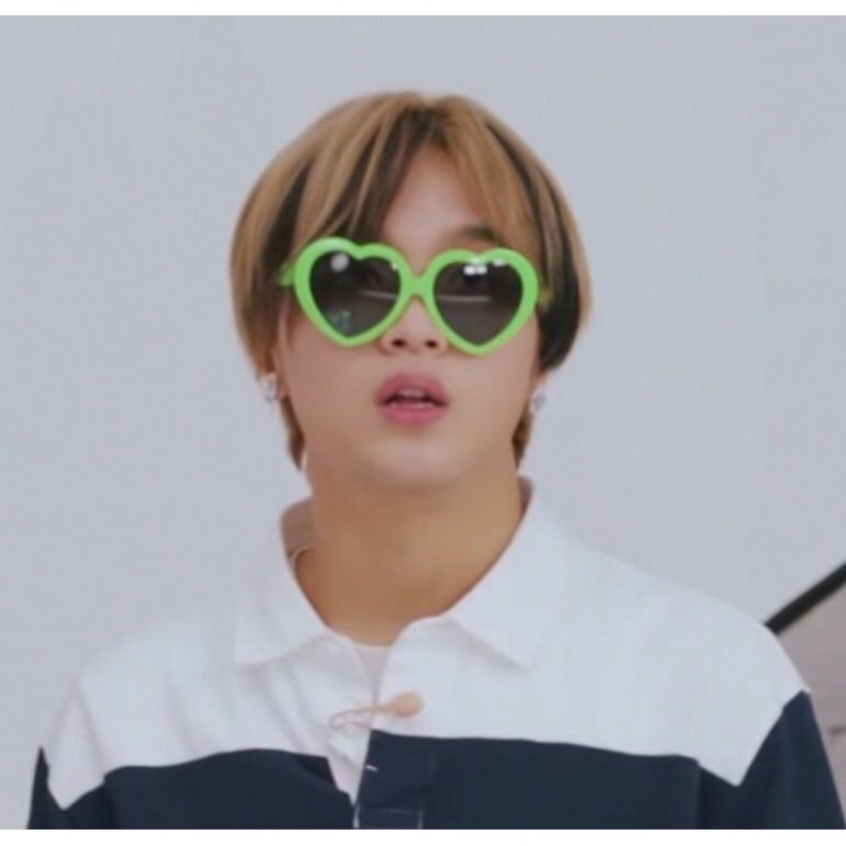 [BOOKED] Glitch Mode Pop Up MD Trading Card Set Haechan Concpet A Ver. & Haechan Selca B Ver.