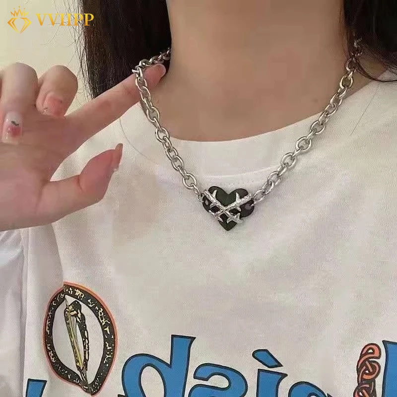 Kalung Rantai Choker Liontin Hati Bahan Titanium Steel Tebal Warna Hitam Gaya Punk Untuk Wanita