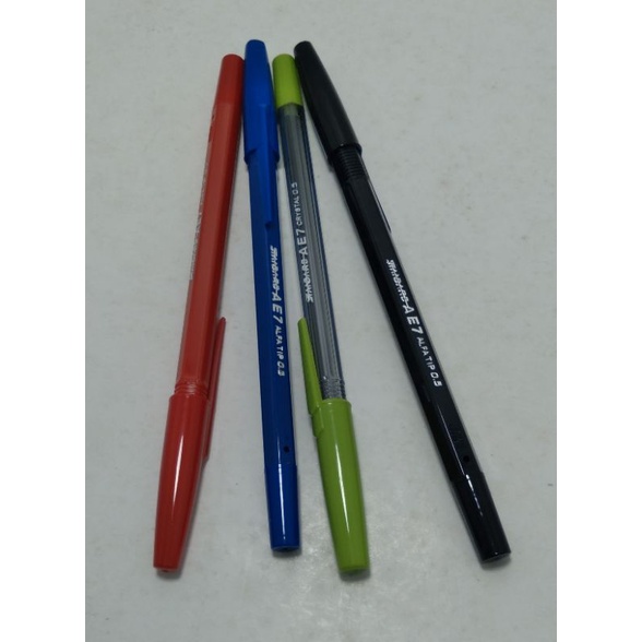 

pulpen standar AE 7 crystal AE 7 tinta hitam AE 7 tinta merah AE 7 tinta biru