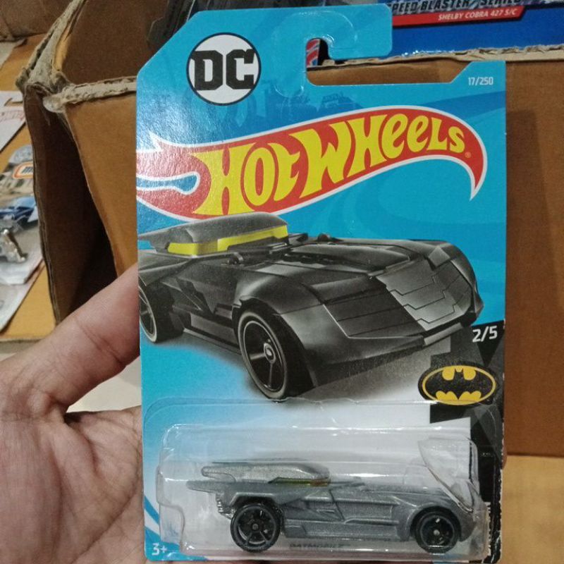 hot wheels Batmobile Batman DC Series