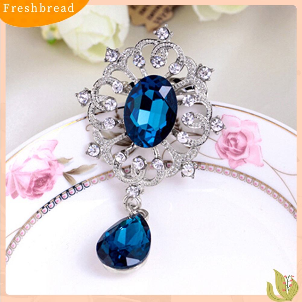 [ TERLARIS]Women's Luxury Rhinestone Alloy Brooch Pin Large Waterdrop Pendent Party Jewelry