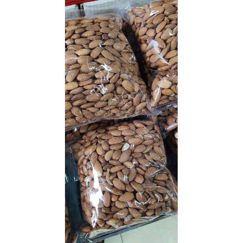 

Almond panggang kupas rasa original/tawar 1kg