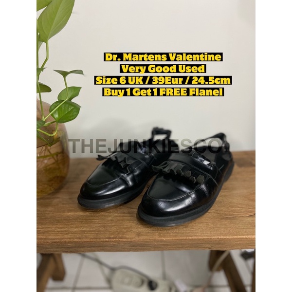 Sepatu Dr. Martens Valentine Second