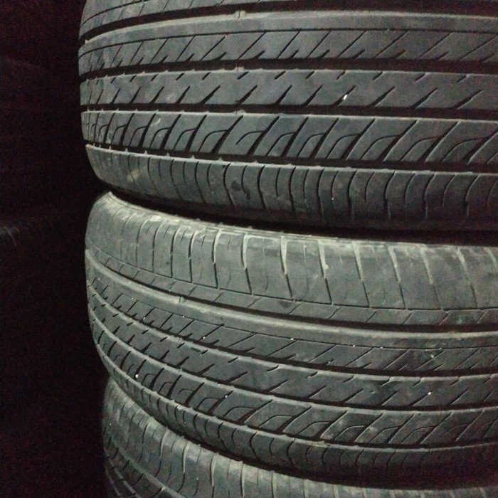 Ban mobil 235/55 R18 bekas