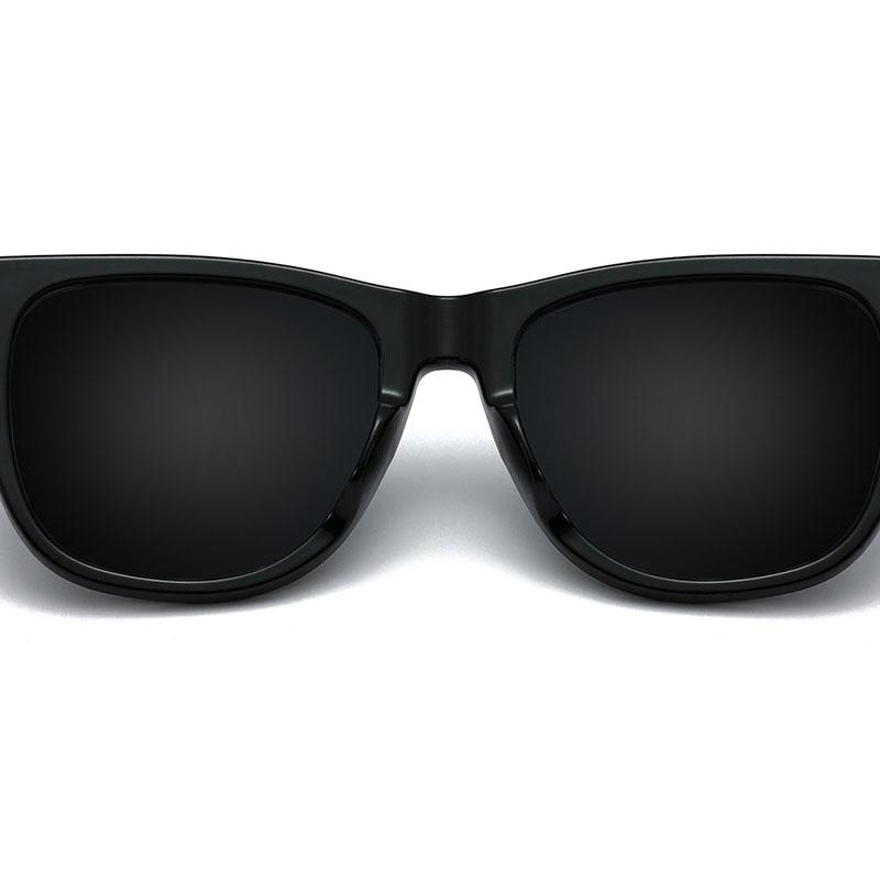 Kacamata Hitam Wanita Kekinian