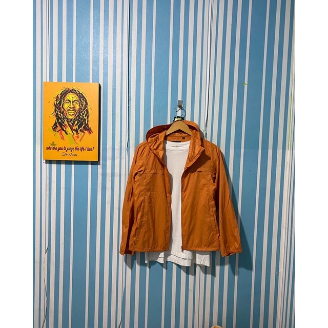 Uniqlo Jaket Parasut Tracker Olahraga Size XS Olahraga sepeda lari  thrift
