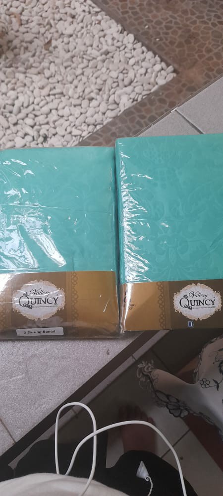 Sarung Bantal Tidur Polos Emboss Vallery Quincy Jumbo Murah Bahan Katun - Ijn