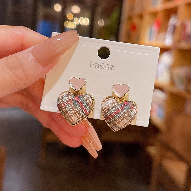 Anting Tusuk Bentuk Hati Bahan 925 silver Untuk Wanita