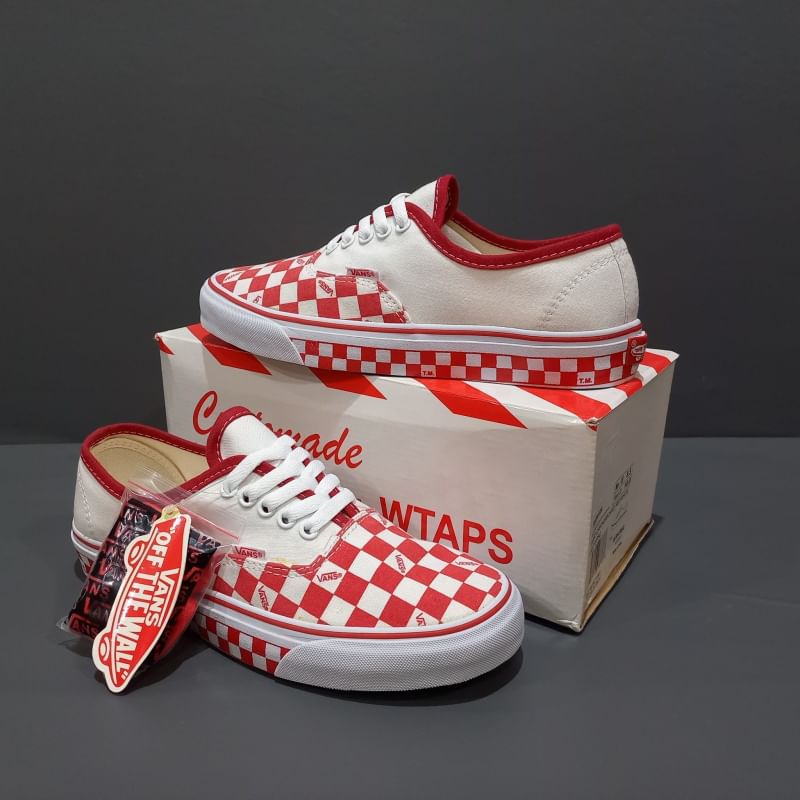 VANS AUTHENTIC NBHD WHITE RED - Sepatu Sneakers Pria Casual Slip On Kanvas ORIGINAL