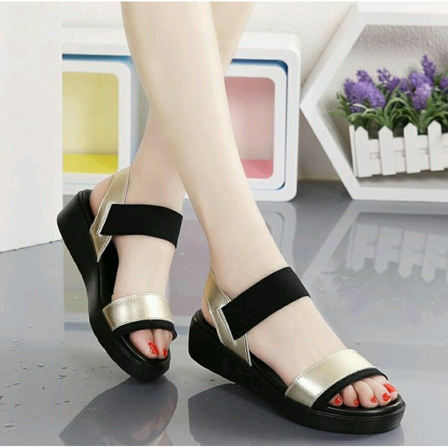 [LUMADA] SANDAL WEDGES YM08 HITAM WANITA