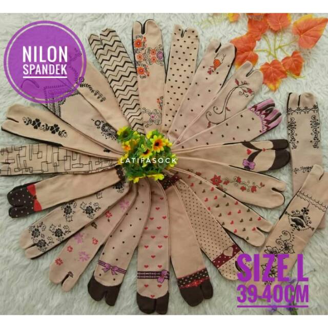 Kaos Kaki Jempol Muslimah Motif Krem Bahan Nilon Untuk Dewasa