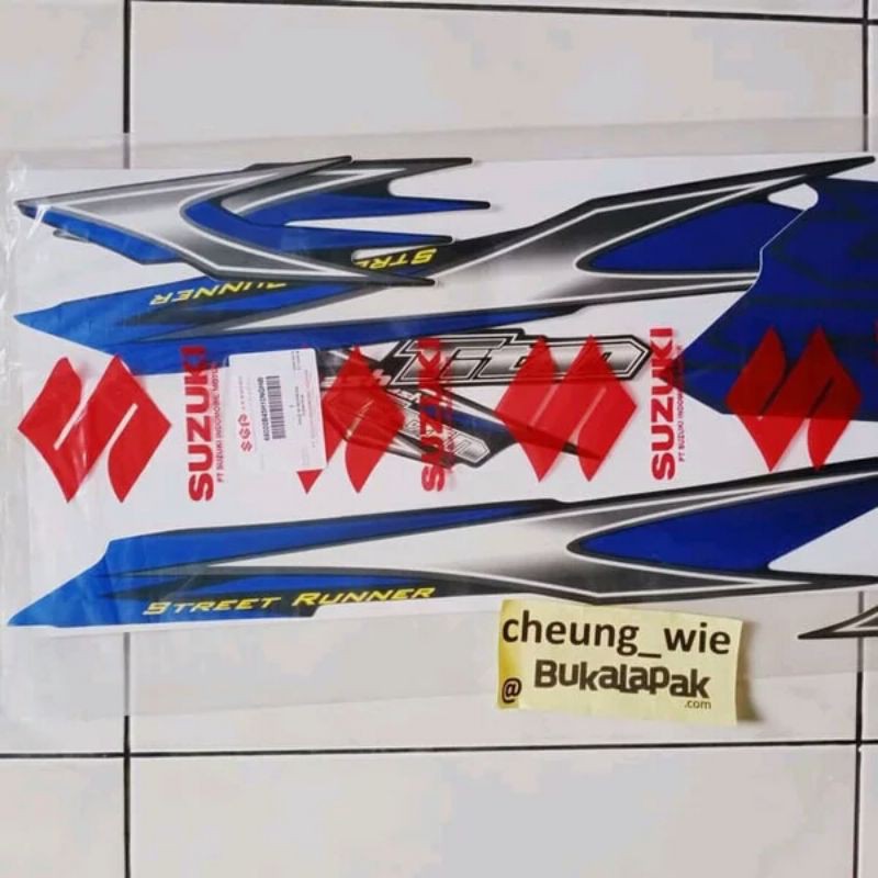 68000B45H10NGHW Lis body striping stiker suzuki smash titan 115 SR CW biru hitam ori SGP
