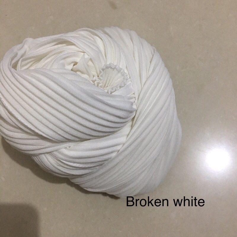 [TANPA GARIS TENGAH] FULL PLISKET PASHMINA pashmina plisket ceruty babydoll pasmina plisket-Brokenwhite