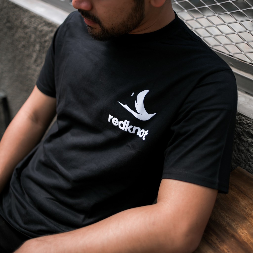 

Redknot T Shirt 02 Hitam - Baju T Shirt Kaos Cocok Digunakan Untuk Setiap Hari