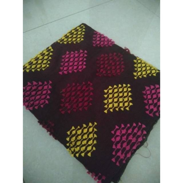 Kain tenun sutra bulu