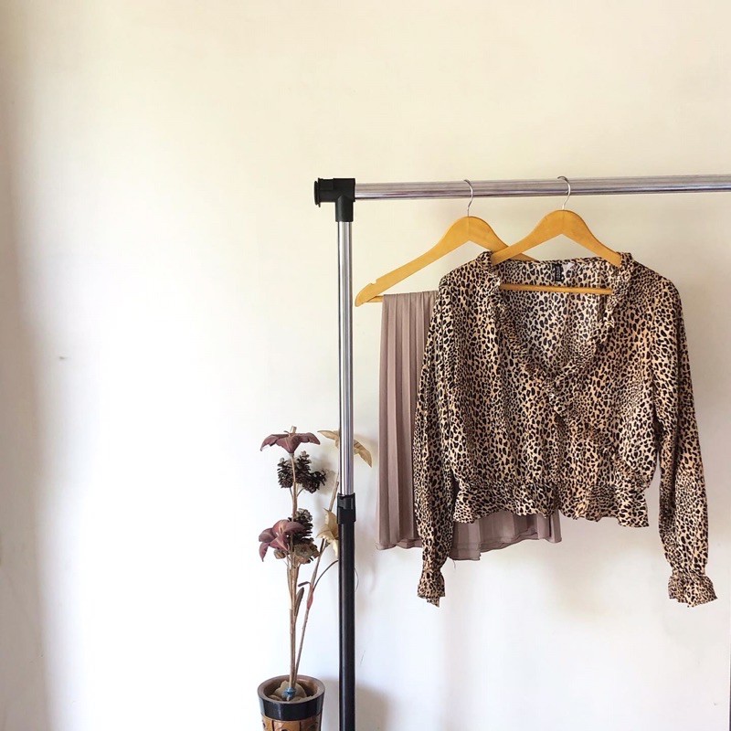H&M leopard blouse