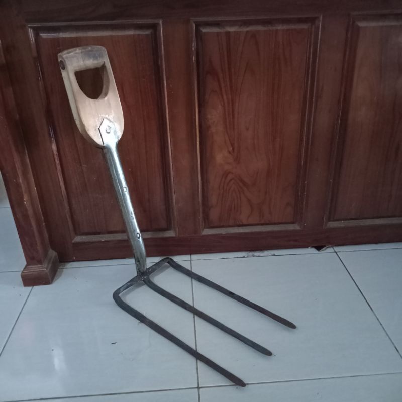 Garpu Kaki 3 untuk Galian tanah Bahan Peer Baja Produksi Weleri
