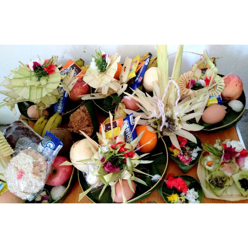 Banten Ayaban Tumpeng 5/Banten Otonan (Banten Hindu)