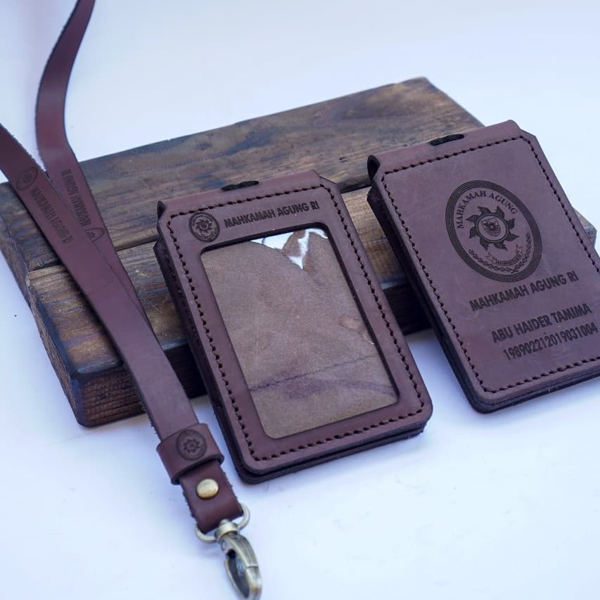 

id card name tag holder kulit custom nama da logo
