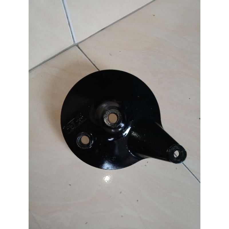 Tutup kampas tromol belakang Suzuki RGR thunder original