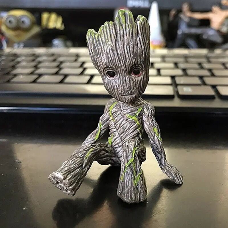 6CM Tree Man Groot  Action Disney Figure Toy Model Marvel Avengers Mini Guardians Of The Galaxy Figure Sitting Toys