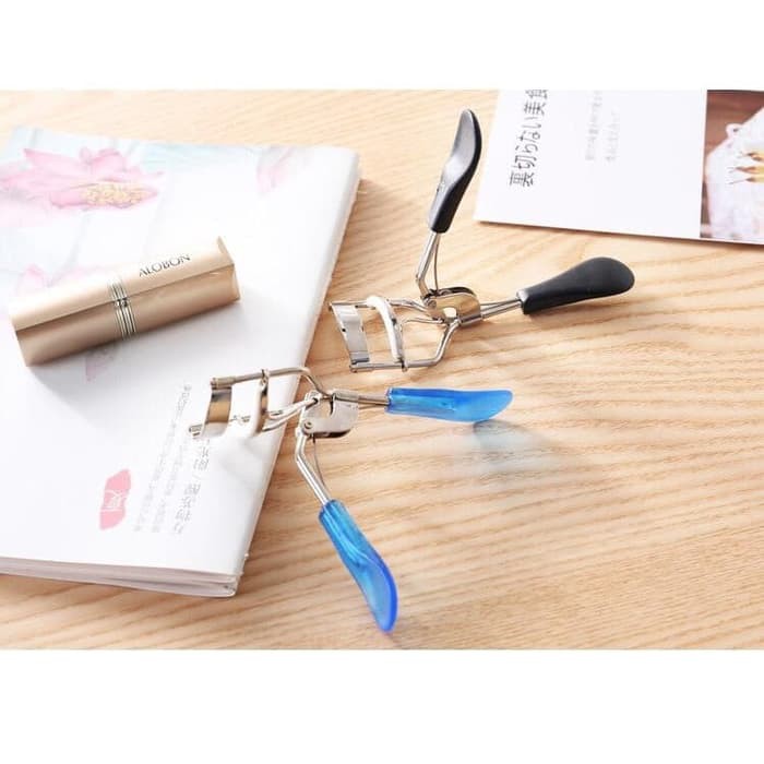 Alat Penjepit Pelentik Bulu Mata / Eyelash Curler Import