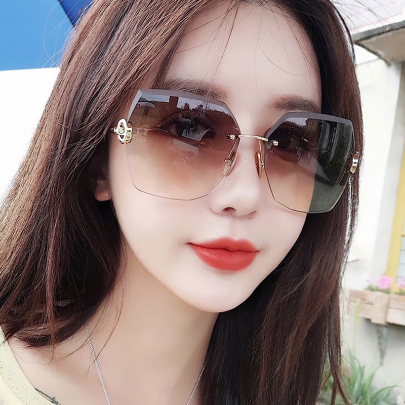 （YUZHU）COD Kacamata Hitam Wanita Korean Mode Fashion Kacamata Hitam Oversized Vintage Gaya Sunglasses Women