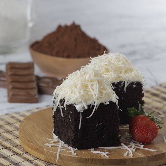 

Brownies kukus talas by bika bogor talubi oleh oleh khas bogor