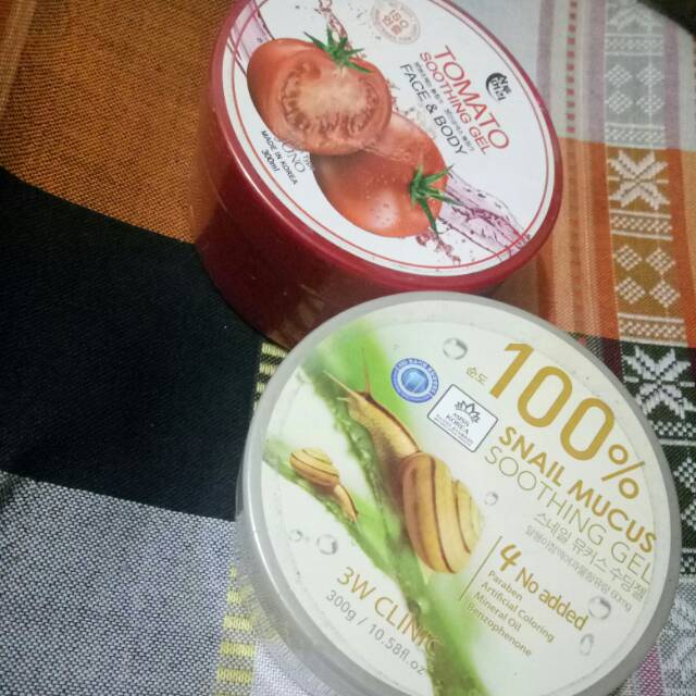 SNAIL MUCUS & TOMATO SOOTHING GEL