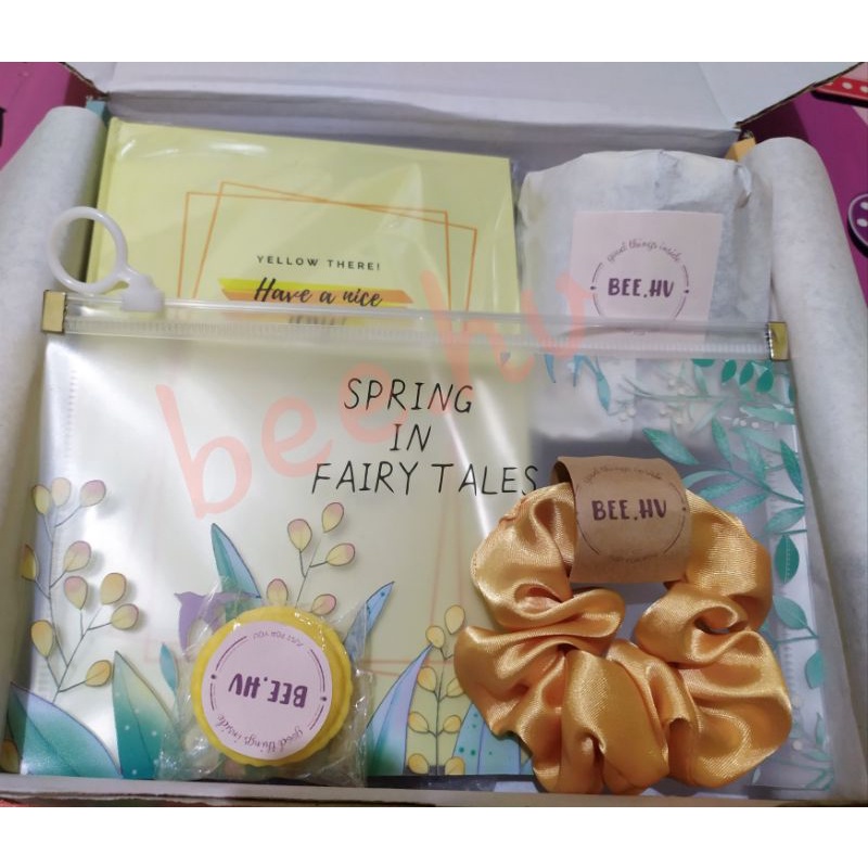 

HAMPERS / GIFTBOX