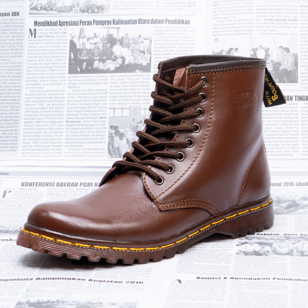 Sepatu Boot Docmart Wanita Boots Casual Tinggi Outsole Karet 8 Hole